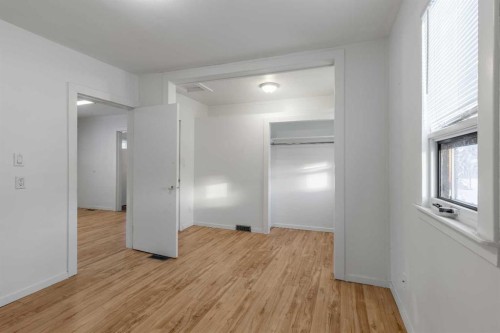 184 W 100 S, Raymond, AB - Indoor Photo Showing Other Room