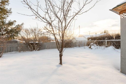 184 W 100 S, Raymond, AB - Outdoor