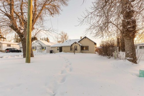 184 W 100 S, Raymond, AB - Outdoor