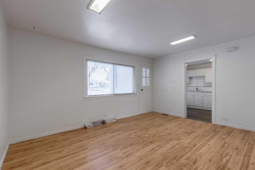 184 W 100 S, Raymond, AB - Indoor Photo Showing Other Room