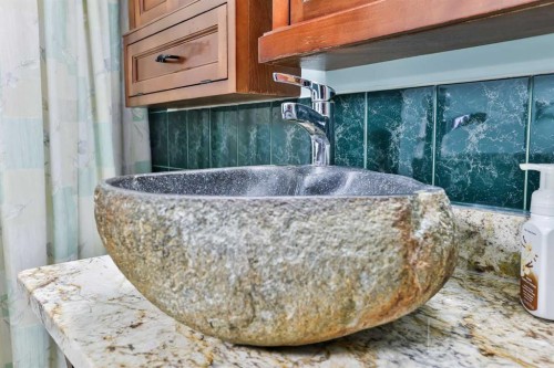 1807 2 Avenue North, Lethbridge, AB - Indoor