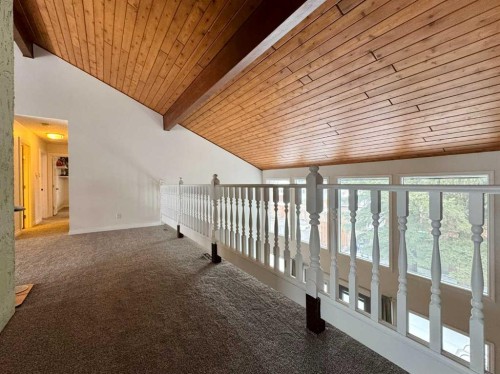 133 Laval Court West, Lethbridge, AB - Indoor Photo Showing Other Room