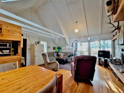 36 Lee Lake, Rural Pincher Creek No. 9, M.D. Of, AB - Indoor With Fireplace