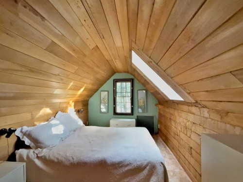 36 Lee Lake, Rural Pincher Creek No. 9, M.D. Of, AB - Indoor Photo Showing Bedroom