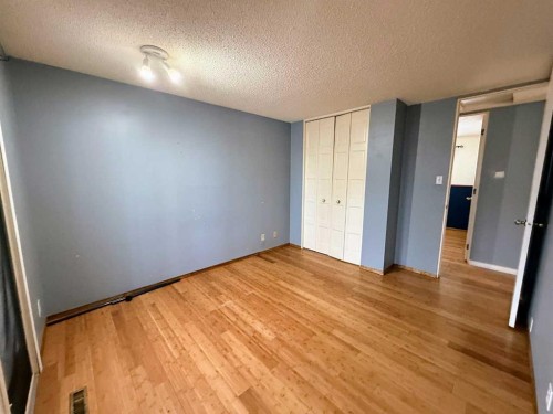 222 Eagle Road North, Lethbridge, AB - Indoor Photo Showing Other Room