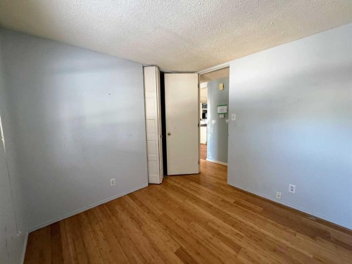 222 Eagle Road North, Lethbridge, AB - Indoor Photo Showing Other Room