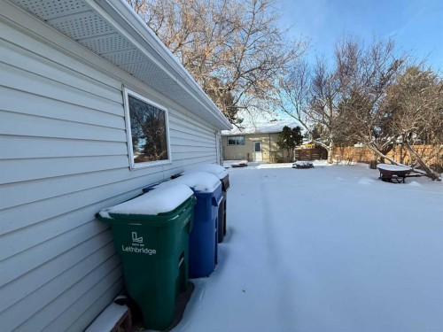 222 Eagle Road North, Lethbridge, AB - Outdoor With Exterior