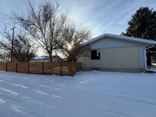 222 Eagle Road North, Lethbridge, AB - Outdoor