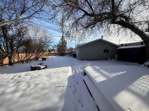 222 Eagle Road North, Lethbridge, AB - Outdoor