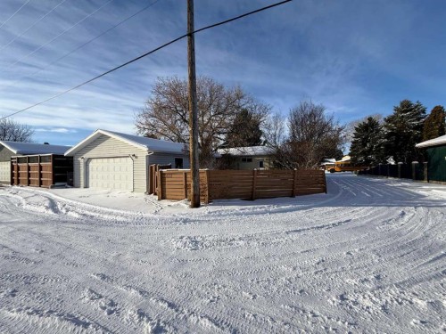 222 Eagle Road North, Lethbridge, AB - Outdoor