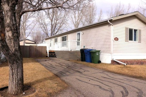 308 Station Boulevard, Coaldale, AB 