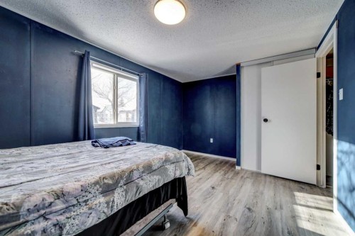 308 Station Boulevard, Coaldale, AB 