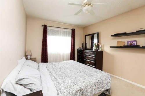 52 Lynx Road North, Lethbridge, AB - Indoor Photo Showing Bedroom