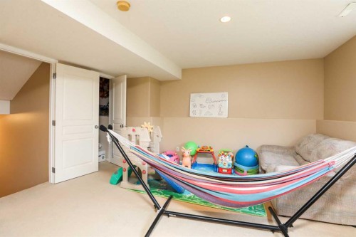 52 Lynx Road North, Lethbridge, AB - Indoor Photo Showing Other Room