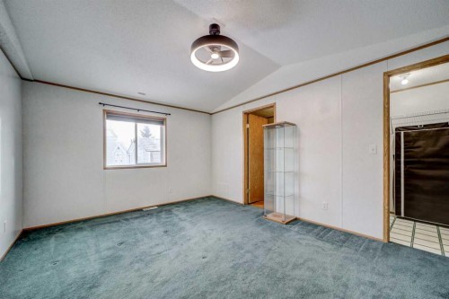 27 Westover Crescent West, Claresholm, AB - Indoor Photo Showing Other Room