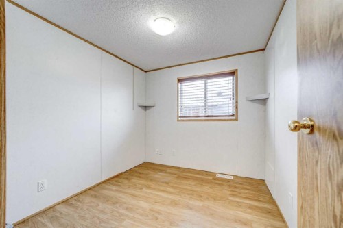 27 Westover Crescent West, Claresholm, AB - Indoor Photo Showing Other Room