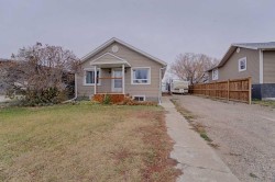 132   2 Ave north  Vauxhall, AB T0K 2K0