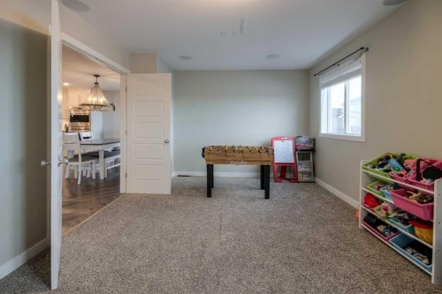 541 Aquitania Boulevard West, Lethbridge, AB - Indoor