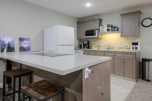541 Aquitania Boulevard West, Lethbridge, AB - Indoor Photo Showing Kitchen With Double Sink