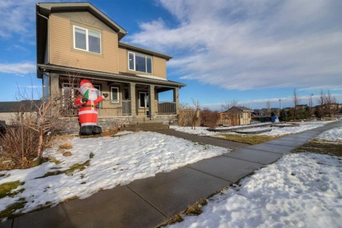 541 Aquitania Boulevard West, Lethbridge, AB - Outdoor