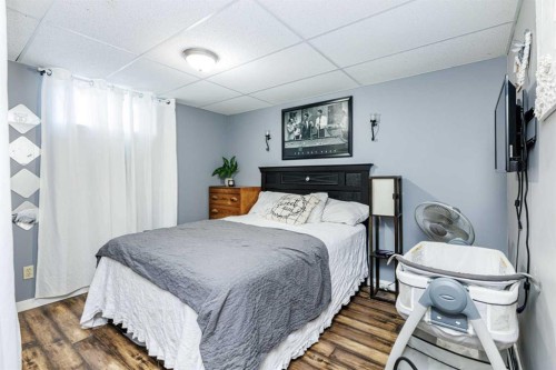 3325 42 Avenue, Red Deer, AB - Indoor Photo Showing Bedroom