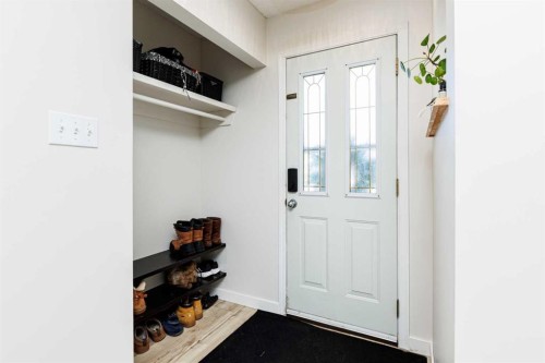 3325 42 Avenue, Red Deer, AB - Indoor Photo Showing Other Room