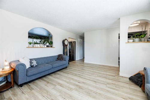 3325 42 Avenue, Red Deer, AB - Indoor Photo Showing Living Room