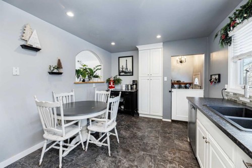 3325 42 Avenue, Red Deer, AB - Indoor