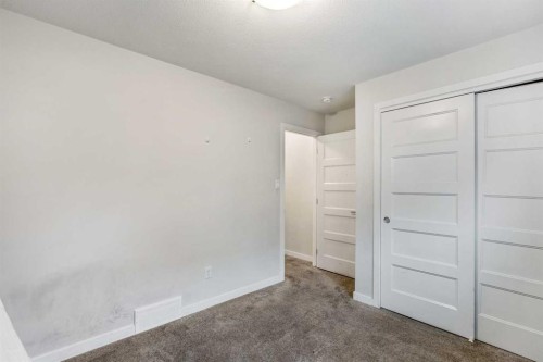 207 Moonlight Cove West, Lethbridge, AB - Indoor Photo Showing Other Room