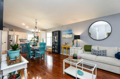 4817 7 Street, Coalhurst, AB - Indoor Photo Showing Living Room
