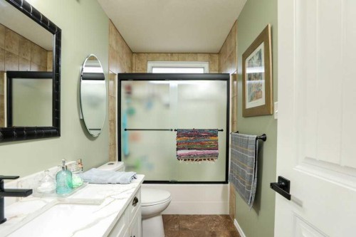 4817 7 Street, Coalhurst, AB - Indoor Photo Showing Bathroom