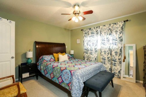 4817 7 Street, Coalhurst, AB - Indoor Photo Showing Bedroom