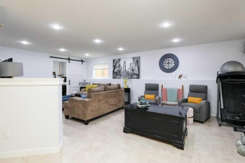 4817 7 Street, Coalhurst, AB - Indoor