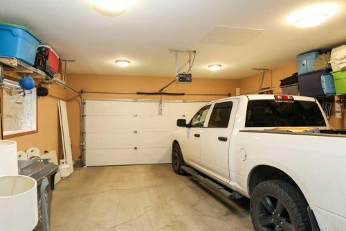 4817 7 Street, Coalhurst, AB - Indoor Photo Showing Garage