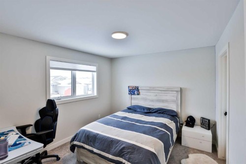 549 Riverhills Way West, Lethbridge, AB - Indoor Photo Showing Bedroom