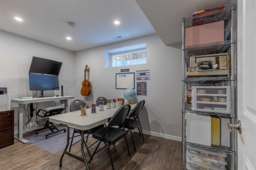 306 Twinriver Road West, Lethbridge, AB 