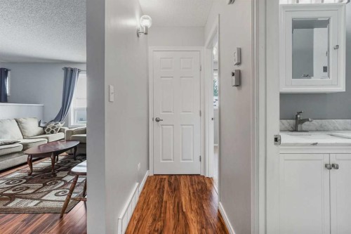 55 Chippewa Crescent West, Lethbridge, AB - Indoor