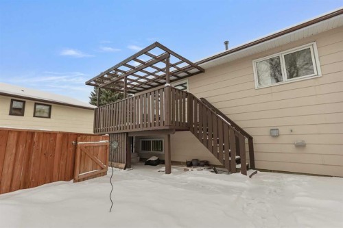 55 Chippewa Crescent West, Lethbridge, AB - Outdoor With Exterior