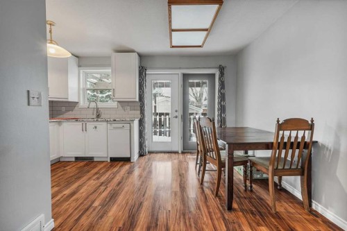 55 Chippewa Crescent West, Lethbridge, AB - Indoor Photo Showing Dining Room