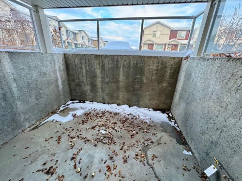 2-189 Silkstone Road West, Lethbridge, AB - 