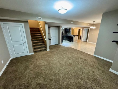 2-189 Silkstone Road West, Lethbridge, AB - Indoor