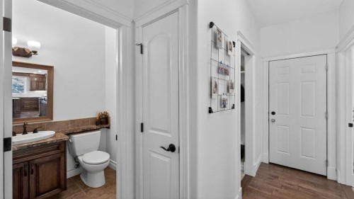 305 Lyndon Road, Fort Macleod, AB - Indoor Photo Showing Bathroom
