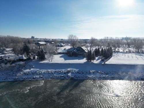 305 Lyndon Road, Fort Macleod, AB - Outdoor With View