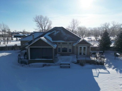 305 Lyndon Road, Fort Macleod, AB - Outdoor With Deck Patio Veranda With Facade