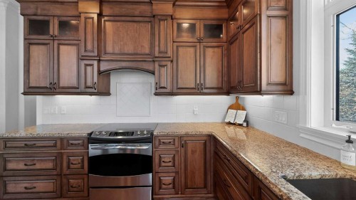305 Lyndon Road, Fort Macleod, AB - Indoor Photo Showing Kitchen With Upgraded Kitchen
