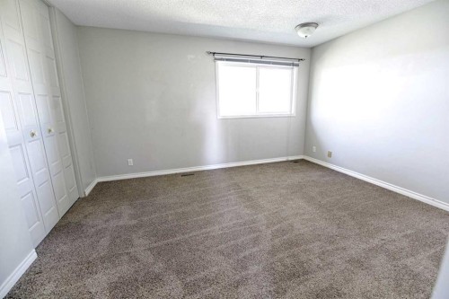 6-55 Lemoyne Crescent West, Lethbridge, AB - Indoor Photo Showing Other Room