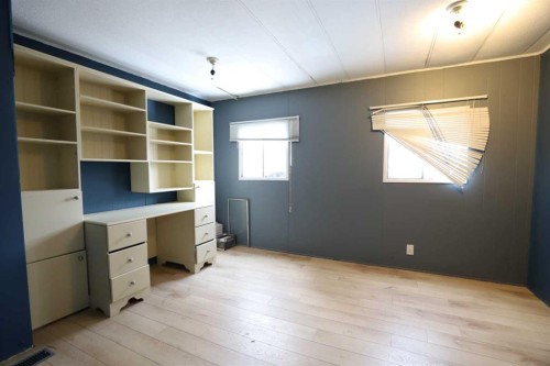 33-895 Elizabeth Street, Pincher Creek, AB 