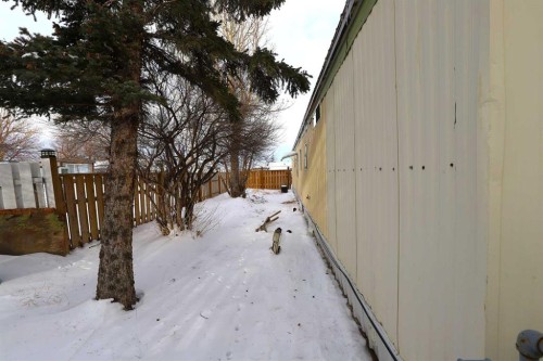 33-895 Elizabeth Street, Pincher Creek, AB 