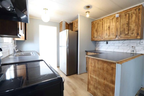 33-895 Elizabeth Street, Pincher Creek, AB 