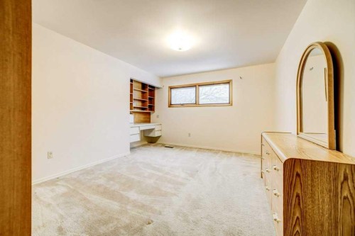 432 2 Avenue Ne, Milk River, AB - Indoor Photo Showing Other Room